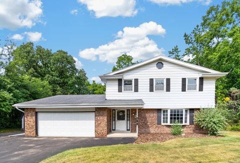 Photo of W125S7035 Skylark Ln, Muskego, WI 53150 (MLS # 1973286)