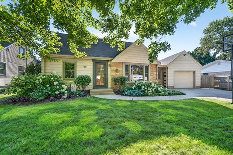 Photo of 216 S Elmwood Ave, Burlington, WI 53105 (MLS # 1970939)