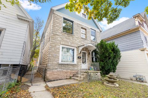 Photo of 1835 W Becher St, Milwaukee, WI 53215 (MLS # 1941084) Photo of 1835 W Becher St, Milwaukee, WI 53215 (MLS # 1941084)