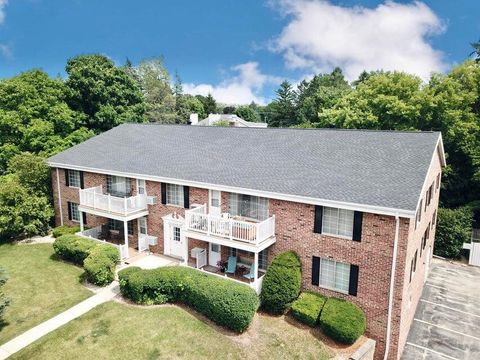 Photo of 149 Linden Ln, Thiensville, WI 53092 (MLS # 1944424)