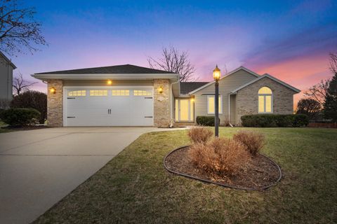 Photo of 2508 Fox River Pkwy, Waukesha, WI 53189 (MLS # 1956182)