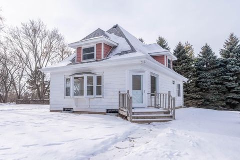 Photo of 14703 Washington Ave, Union Grove, WI 53182 (MLS # 1947683)