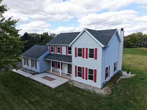 Photo of 1958 Homestead Ct, Grafton, WI 53012 (MLS # 1938817)