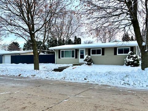 Photo of 2921 Michigan Ave, Sheboygan, WI 53081 (MLS # 1944484)
