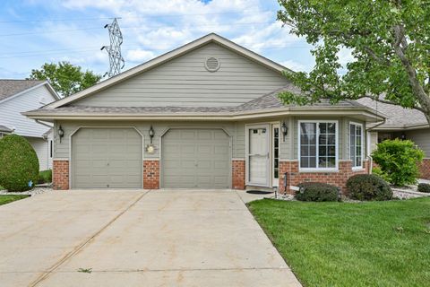 Photo of 2011 27th Ave, Kenosha, WI 53140 (MLS # 1967619)