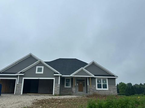 Photo of 621 Wickland Way, Richfield, WI 53017 (MLS # 1946393)