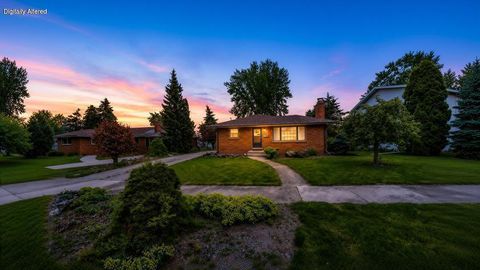 Photo of 85 S Reserve Ave, Fond Du Lac, WI 54935 (MLS # 1964010)