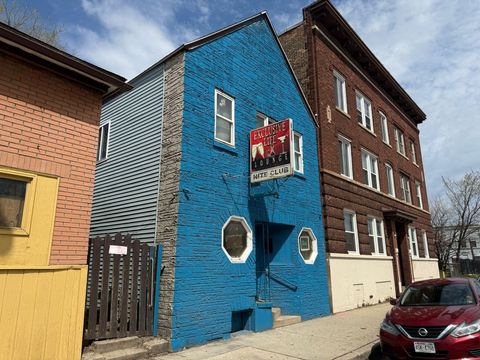 Photo of 1226 W National Ave, Milwaukee, WI 53204 (MLS # 1916231)