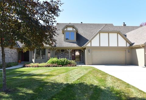 655 Machenry Cir, Brookfield, WI 53045 - #: 1936925
