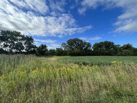 Photo of 3431 E Fitzsimmons Rd, Oak Creek, WI 53154 (MLS # 1954388)