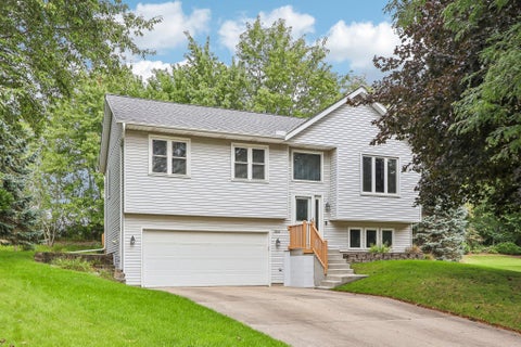 Photo of 2416 Brentwood Dr, Waukesha, WI 53188 (MLS # 1982406)