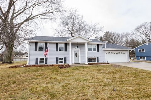 Photo of 1442 N Lapham St, Oconomowoc, WI 53066 (MLS # 1956080)