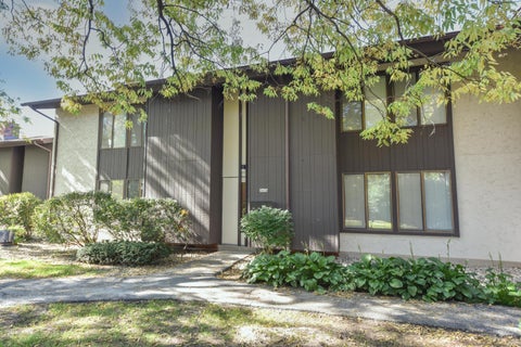 Photo of 2450 W Good Hope Rd, Glendale, WI 53209 (MLS # 1984133)