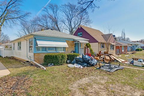 Photo of 4646 N 72nd St, Milwaukee, WI 53218 (MLS # 1955765)