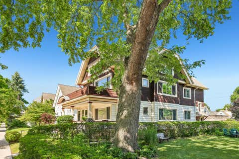 Photo of 2532 N Humboldt Blvd, Milwaukee, WI 53212 (MLS # 1970959)