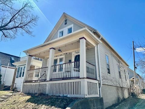 Photo of 3061 N Pierce St, Milwaukee, WI 53212 (MLS # 1955142)
