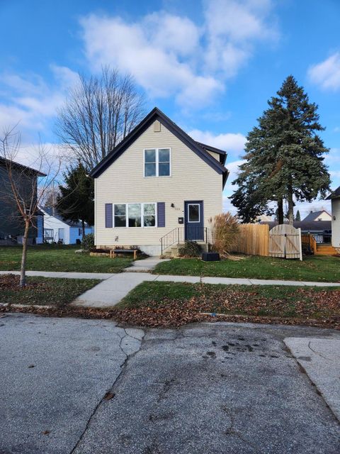 Photo of 522 W Michigan St, Port Washington, WI 53074 (MLS # 1901324)
