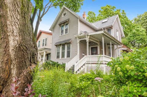 Photo of 2130 N Booth St, Milwaukee, WI 53212 (MLS # 1930603)