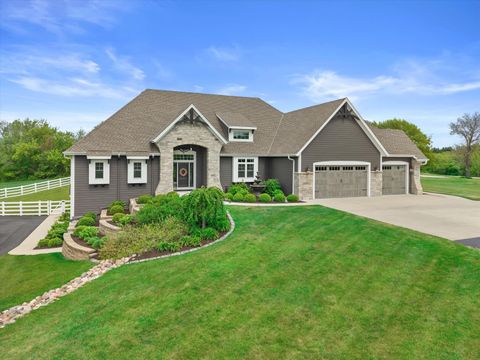 Photo of S66W24310 Skyline Ave, Vernon, WI 53189 (MLS # 1964021)