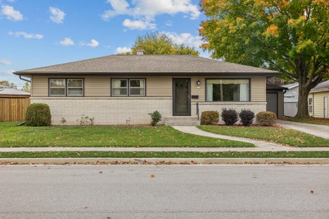 Photo of 215 N 9th St, Oostburg, WI 53070 (MLS # 1984959)
