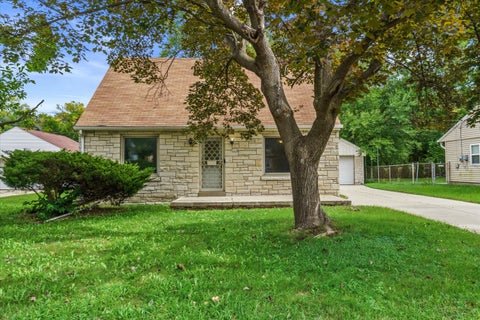 Photo of 5268 N 60th St, Milwaukee, WI 53218 (MLS # 1982184)