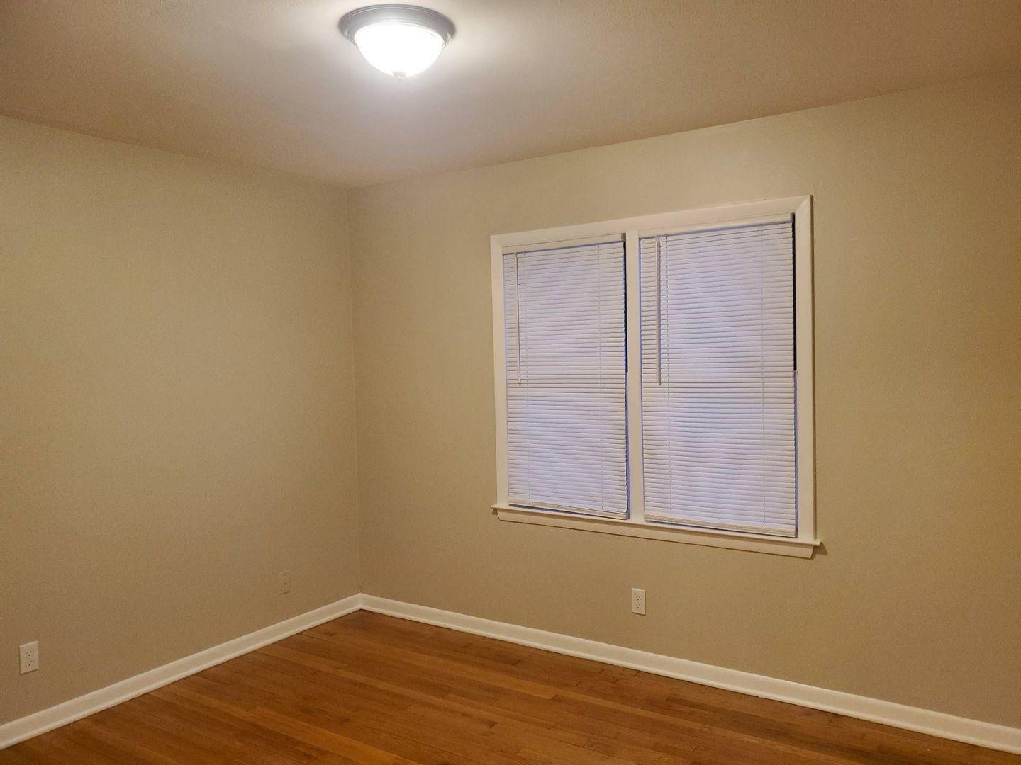 Milwaukee, Wisconsin 53218, United States, 3 Bedrooms Bedrooms, ,1 BathroomBathrooms,Residential,Active,172289