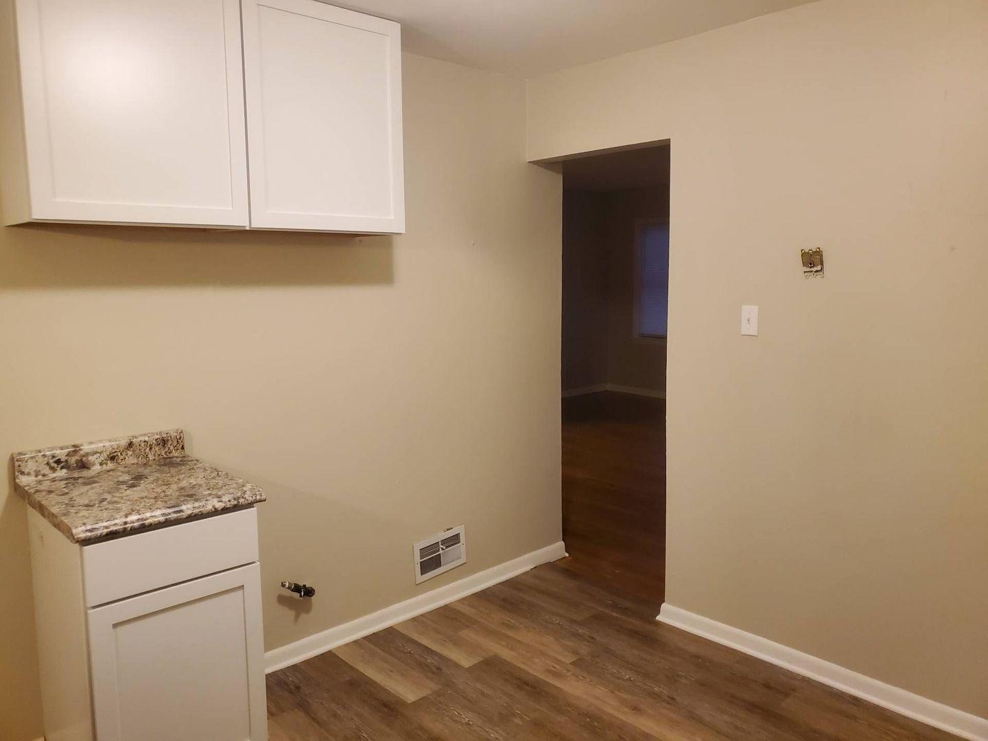 Milwaukee, Wisconsin 53218, United States, 3 Bedrooms Bedrooms, ,1 BathroomBathrooms,Residential,Active,172289