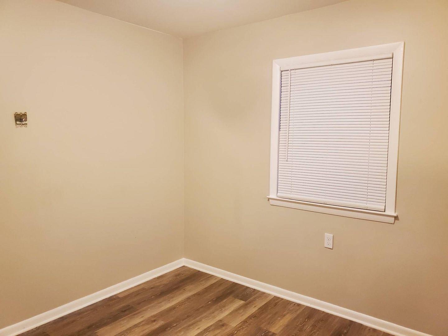 Milwaukee, Wisconsin 53218, United States, 3 Bedrooms Bedrooms, ,1 BathroomBathrooms,Residential,Active,172289