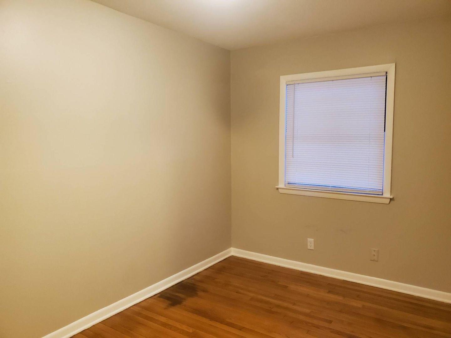 Milwaukee, Wisconsin 53218, United States, 3 Bedrooms Bedrooms, ,1 BathroomBathrooms,Residential,Active,172289