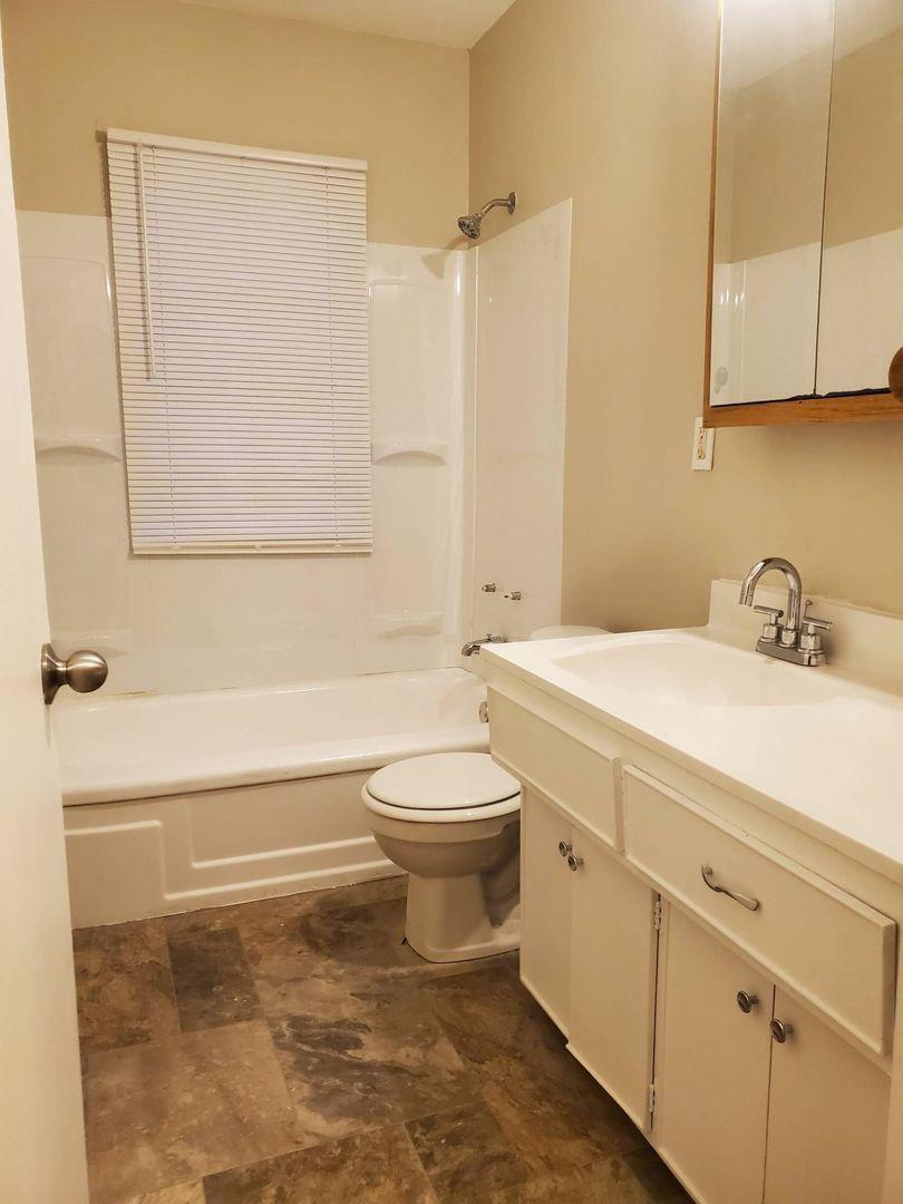 Milwaukee, Wisconsin 53218, United States, 3 Bedrooms Bedrooms, ,1 BathroomBathrooms,Residential,Active,172289