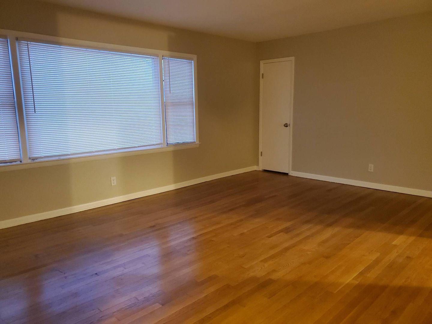 Milwaukee, Wisconsin 53218, United States, 3 Bedrooms Bedrooms, ,1 BathroomBathrooms,Residential,Active,172289