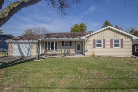 Photo of 201 Oak Hill Ct, Watertown, WI 53094 (MLS # 1956114)
