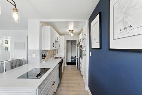 Photo of 1707 N Prospect Ave, Milwaukee, WI 53202 (MLS # 1933653)