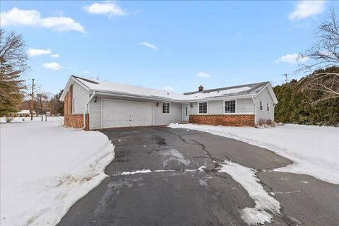 Photo of N95W25044 Whitewater Dr, Lisbon, WI 53017 (MLS # 1954520)