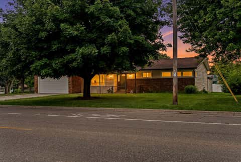 Photo of 2720 S 32nd St, La Crosse, WI 54601 (MLS # 1966843)