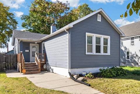 Photo of 1640 Mead St, Racine, WI 53403 (MLS # 1983992)