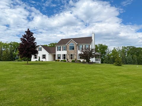 Photo of W4087 Parkview Ct, Taycheedah, WI 54937 (MLS # 1953399)