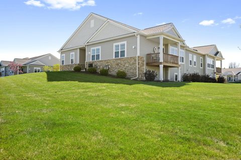 Photo of N112W14202 Wrenwood Pass, Germantown, WI 53022 (MLS # 1962729)