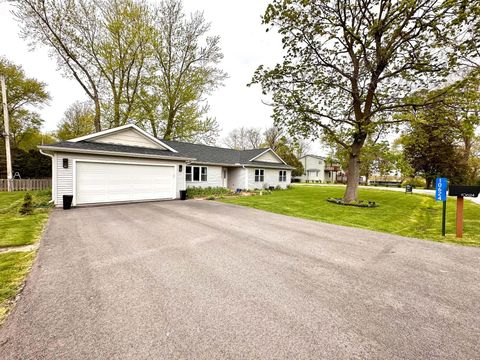 Photo of 10624 284th Ave, Salem Lakes, WI 53179 (MLS # 1960316)