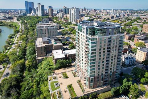 Photo of 1522 N Prospect Ave, Milwaukee, WI 53202 (MLS # 1931116)