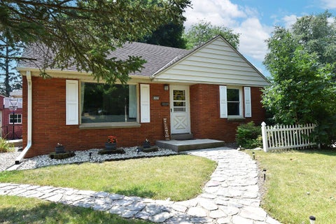 Photo of 1421 Marion Ave, South Milwaukee, WI 53172 (MLS # 1929326)