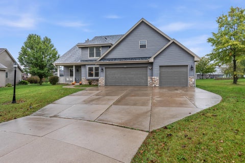 Photo of 7856 S Victory Creek Ct, Franklin, WI 53132 (MLS # 1985050)