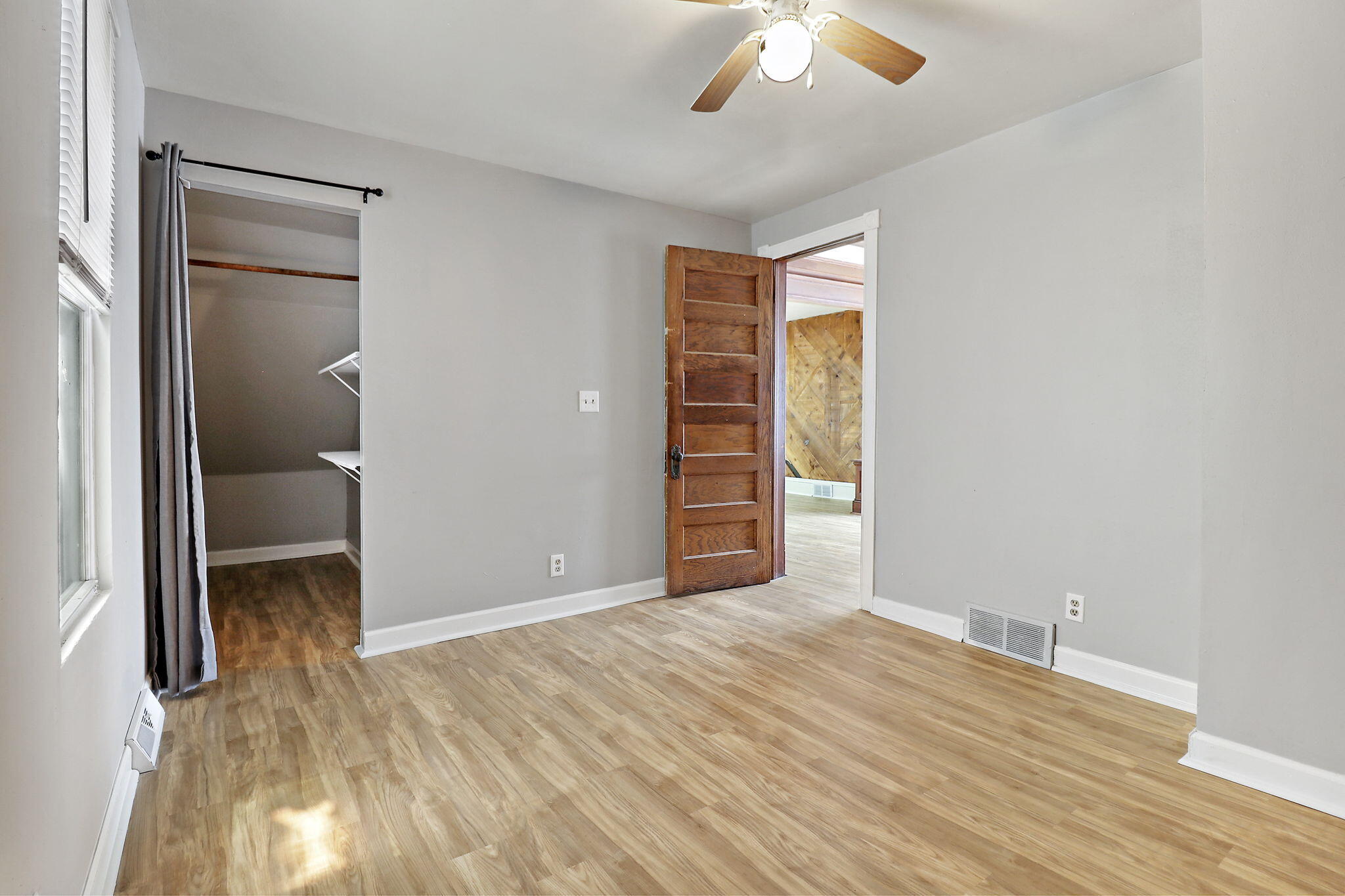 Milwaukee, Wisconsin 53208, United States, 4 Bedrooms Bedrooms, ,3 BathroomsBathrooms,Residential,Pending,172759