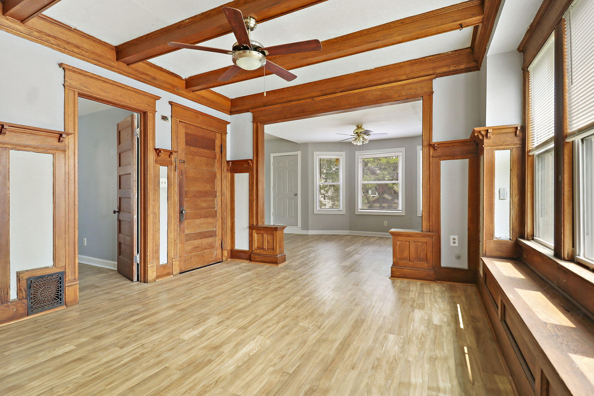 Milwaukee, Wisconsin 53208, United States, 4 Bedrooms Bedrooms, ,3 BathroomsBathrooms,Residential,Pending,172759