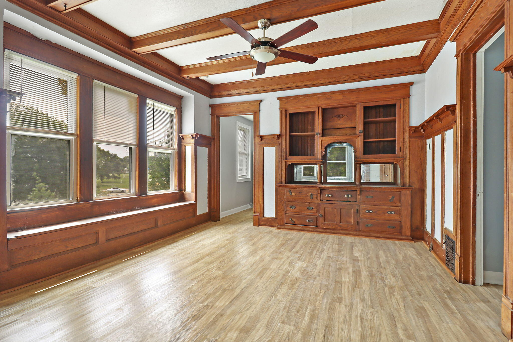 Milwaukee, Wisconsin 53208, United States, 4 Bedrooms Bedrooms, ,3 BathroomsBathrooms,Residential,Pending,172759