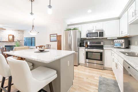 Photo of N16W26553 Conservancy Dr, Pewaukee, WI 53072 (MLS # 1970958)