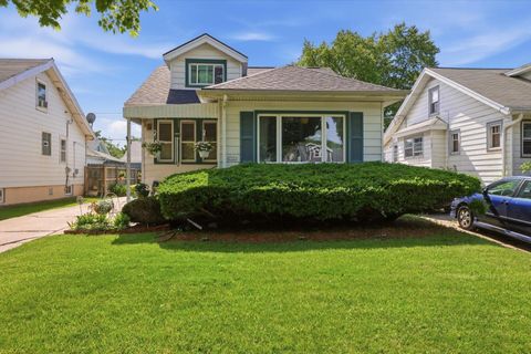 Photo of 2521 N 58th St, Milwaukee, WI 53210 (MLS # 1967701)