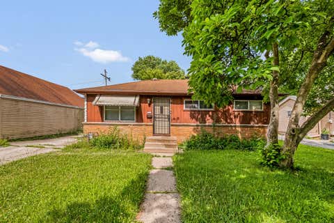 Photo of 5717 N 62nd St, Milwaukee, WI 53218 (MLS # 1970951)