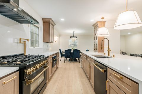 Photo of 15370 Santa Maria Dr, Brookfield, WI 53005 (MLS # 1922134)