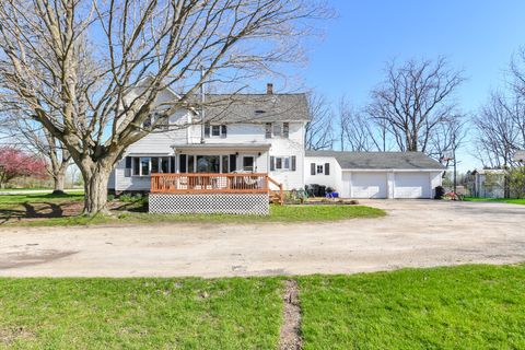 Photo of N5364 Cobb Rd, Lafayette, WI 53121 (MLS # 1959707)
